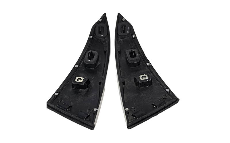 Yl00427780 Yl00427880 Rear Windshield Trim Panel for Peugeot 4008 (p84)