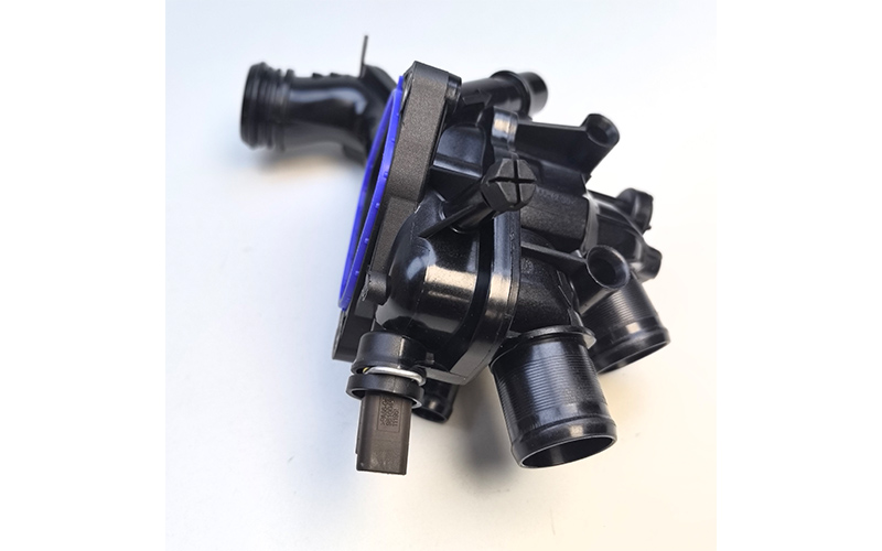 New Engine Water Outlet Chamber with Electronic Thermostat 9808647080