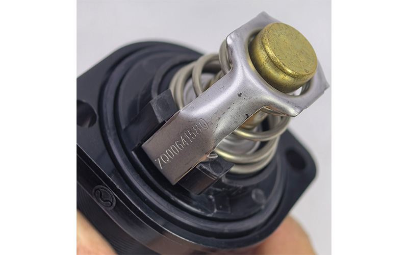 9809500880 Premium Engine Thermostat Seal for Peugeot & Citroën Vehicles