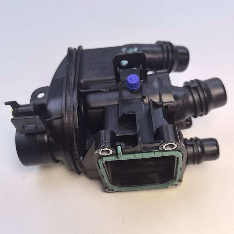 9812131480 Yl01388380 Original Engine Water Outlet Chamber & Thermostat Housing for 1.2t Engines