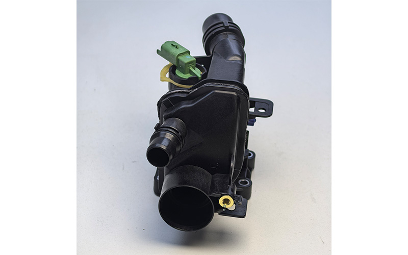 9812131480 Yl01388380 Original Engine Water Outlet Chamber & Thermostat Housing for 1.2t Engines