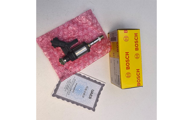 New Bosch Fuel Injector 0261500295 for 1.6t Engine Compatible with Peugeot Citroën