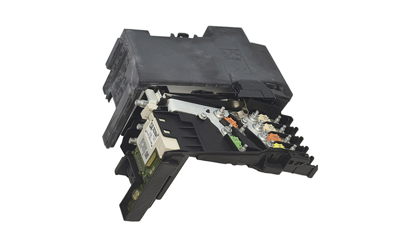 Battery Management Protector Unit (oe 9813136680 / 6500gr) for Peugeot & Citroën 3008