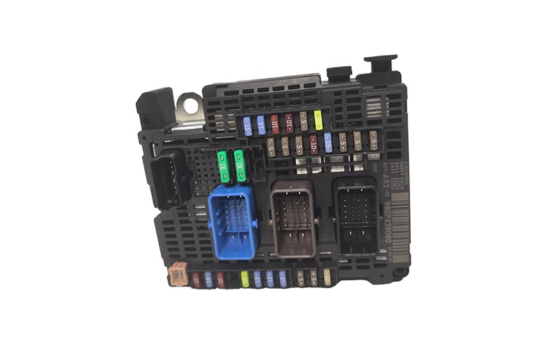 Servo Intelligent Fuse Box (BSM) - OE 9807428080 / 9675879180 for Peugeot 508, Citroën C4L