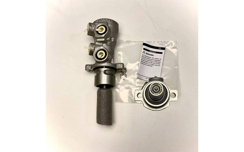 Discount Brake Master Cylinder for PEUGEOT 307 & Citroën (OE 4601.L2 / 0204123596)