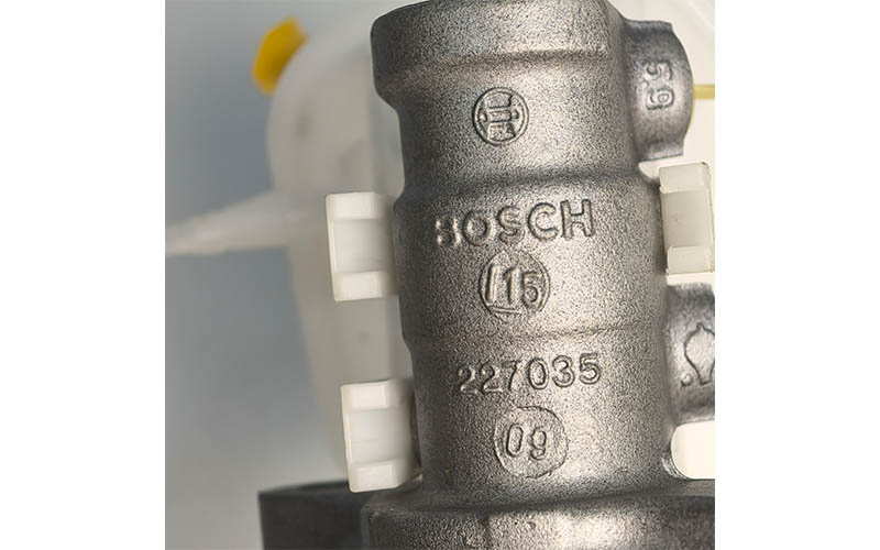 High-Performance OE 4601VO Brake Master Cylinder with Attached Reservoir for Peugeot & Citroën